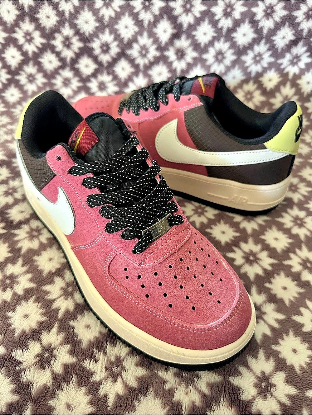 Nike Air Force 1 Low Vintage 'Pink Foam' (Velvet Lace Pack) Sneakers